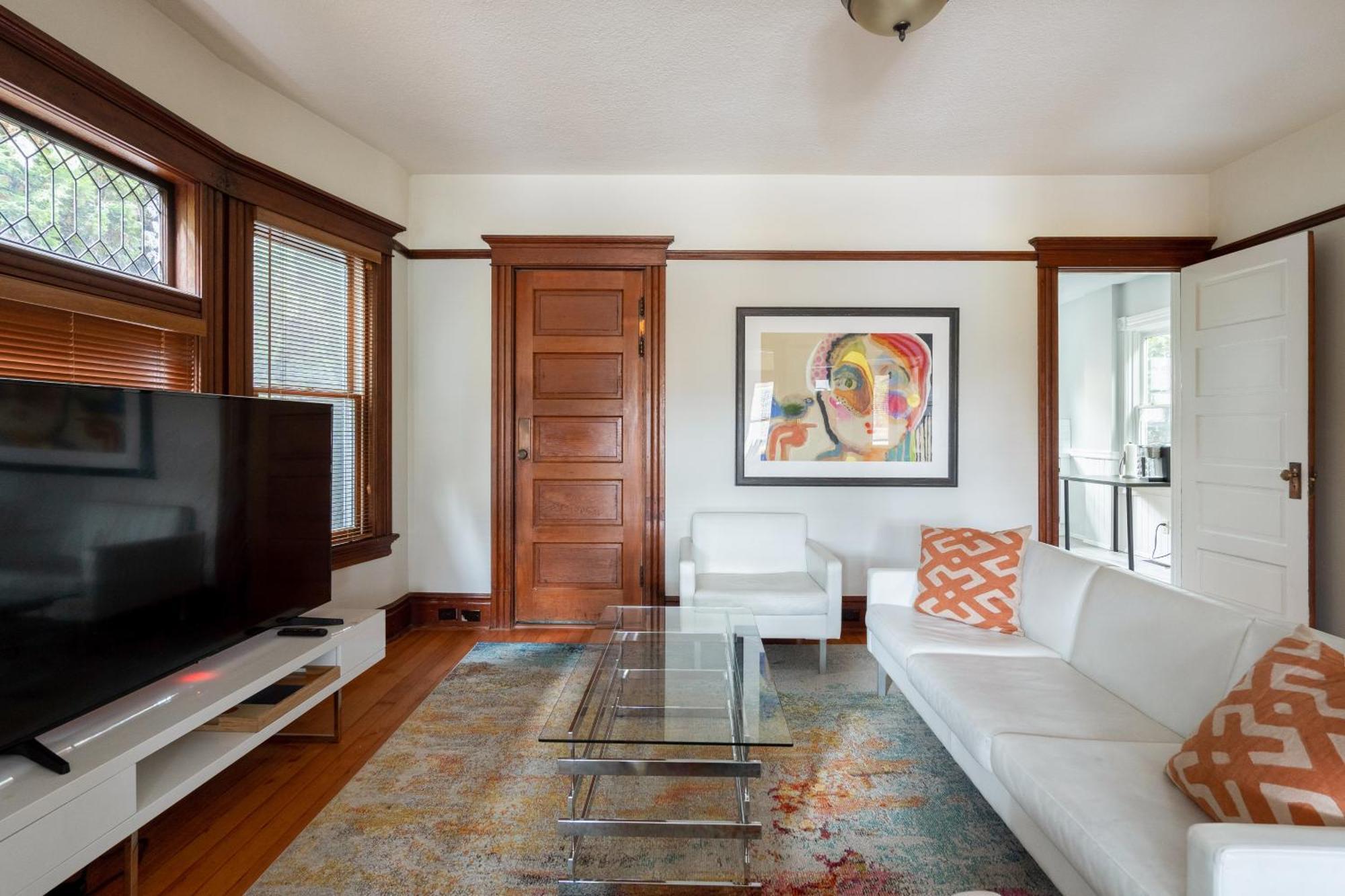 Collection - Historic Pdx - Sleeps 10, Perfect Location Holiday home