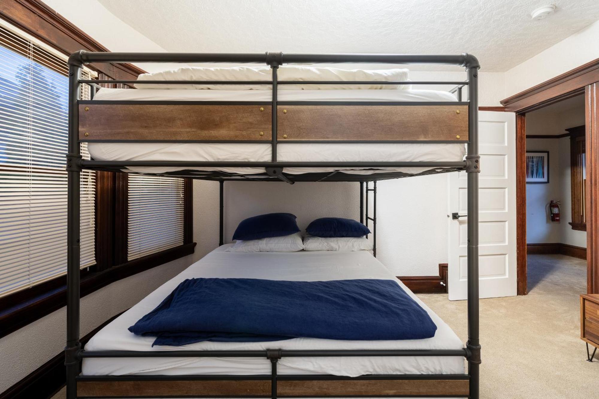 Holiday home Collection - Historic Pdx - Sleeps 10, Perfect Location *