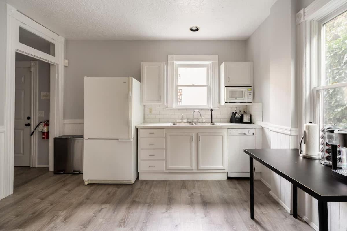Collection - Historic Pdx - Sleeps 10, Perfect Location Portland