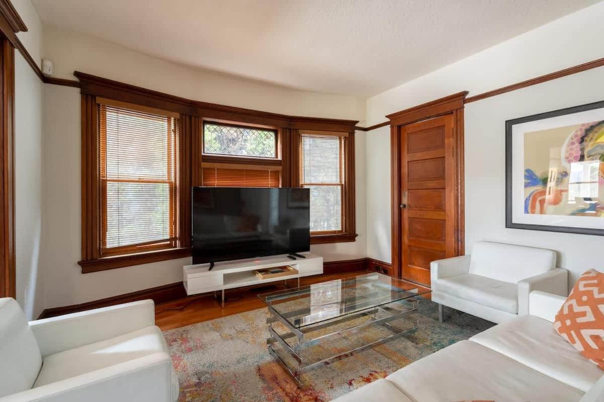 Collection - Historic Pdx - Sleeps 10, Perfect Location Holiday home Portland